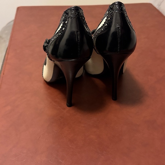 Tory Burch Heels - Picture 11 of 16